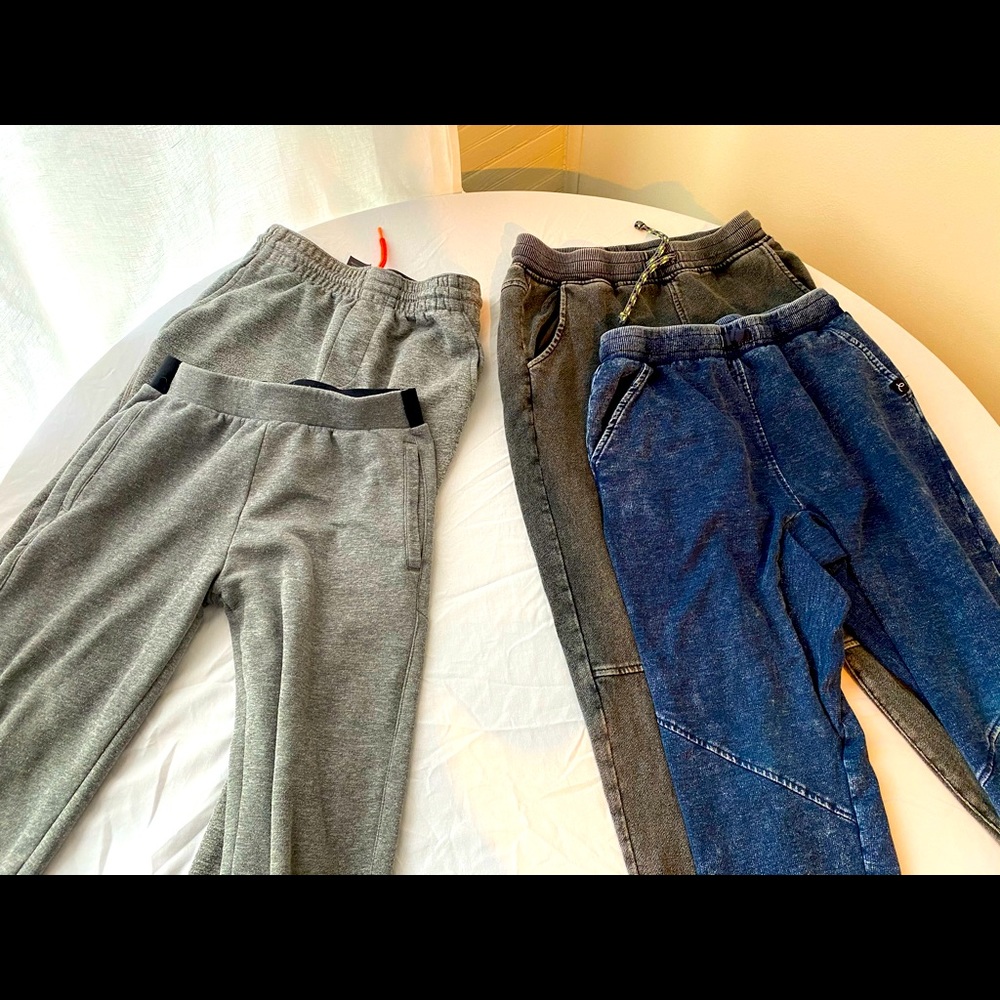 Lot of boys sweats M, 8-10
